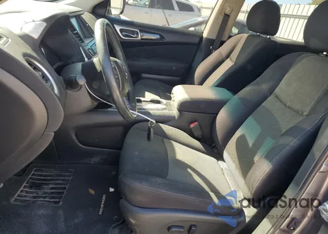 2017 Nissan Pathfinder S z USA, uszkodzony, nr VIN 5N1DR2MN8HC633330